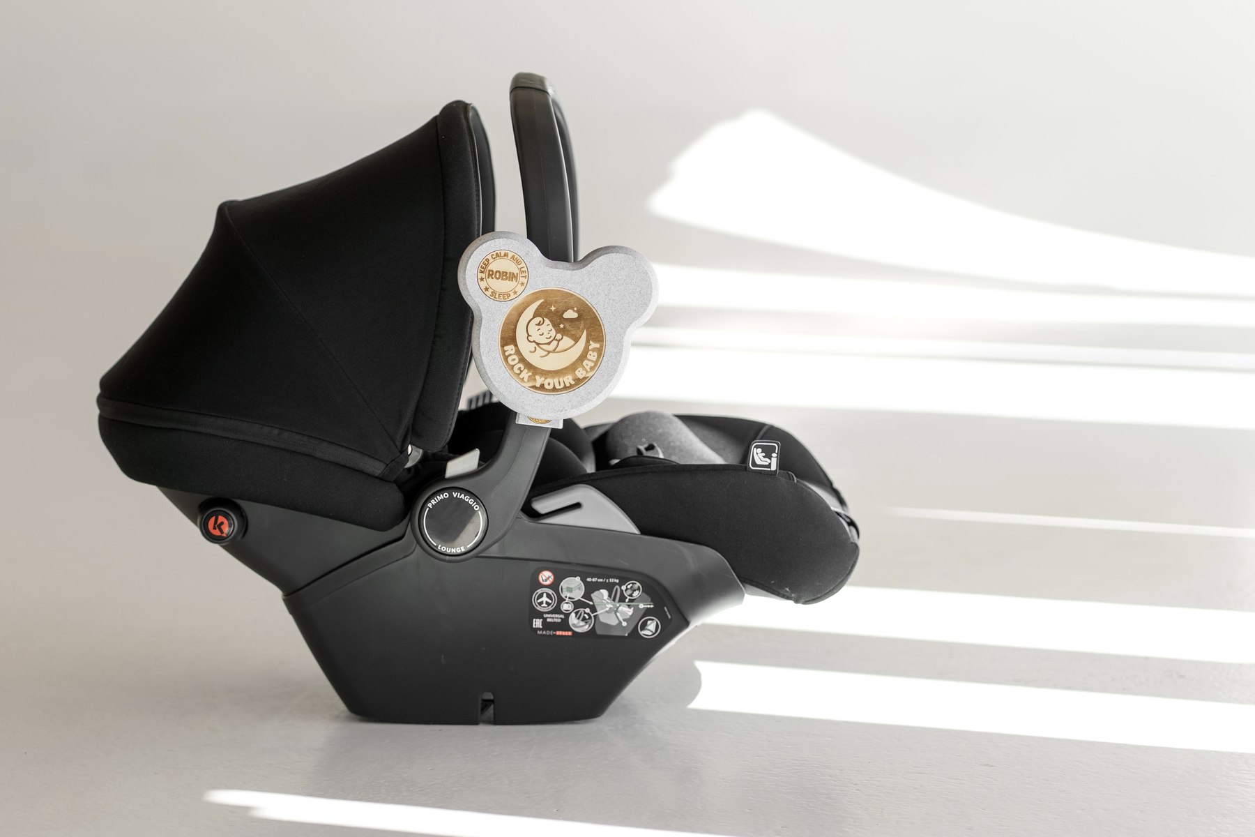 ROCK your BABY an einer Babyschale